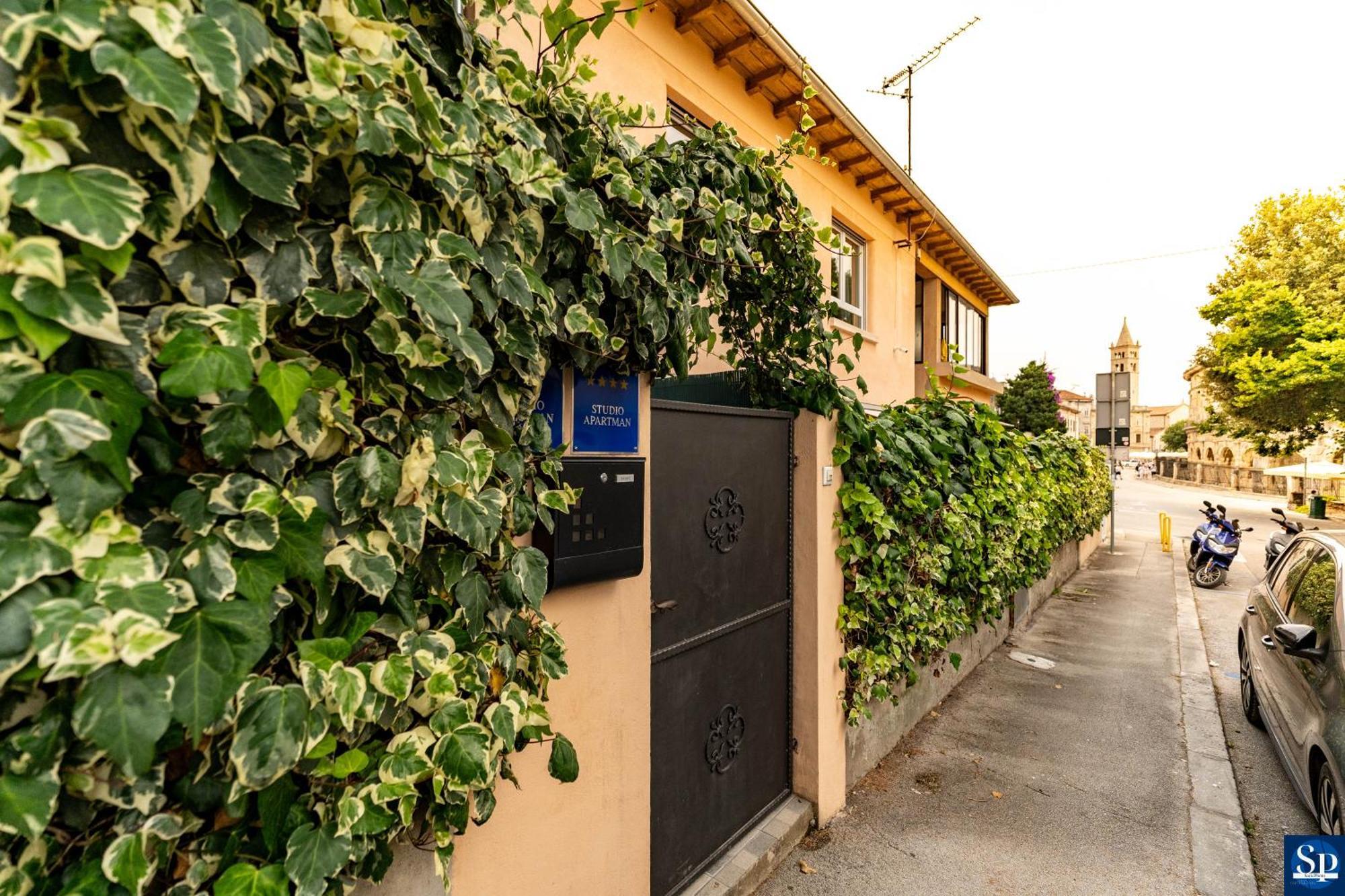 Colosseum Garden Studio Apartments Пула Экстерьер фото