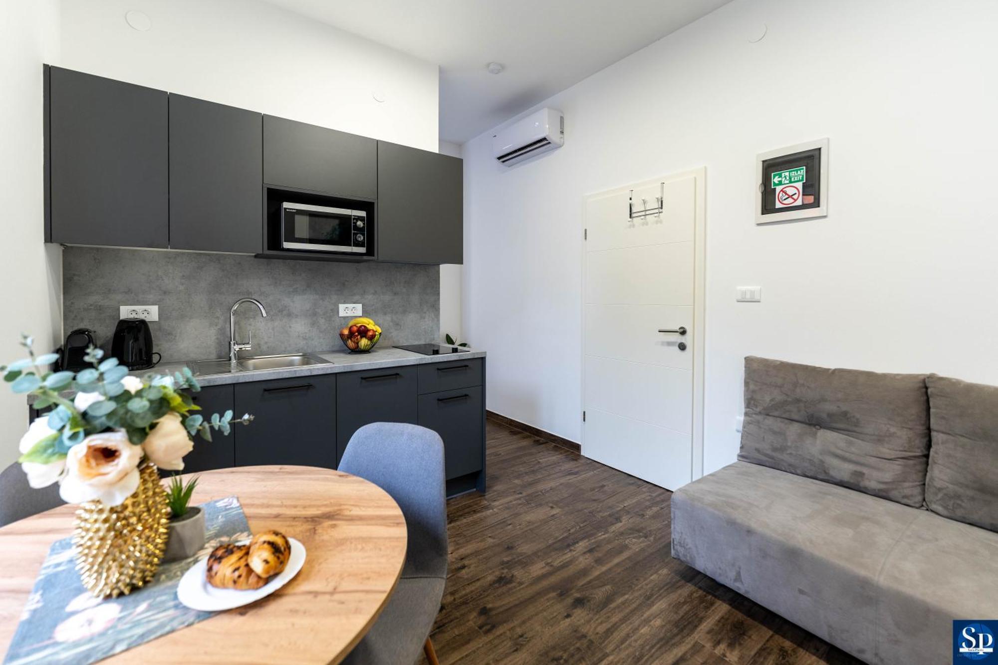Colosseum Garden Studio Apartments Пула Экстерьер фото