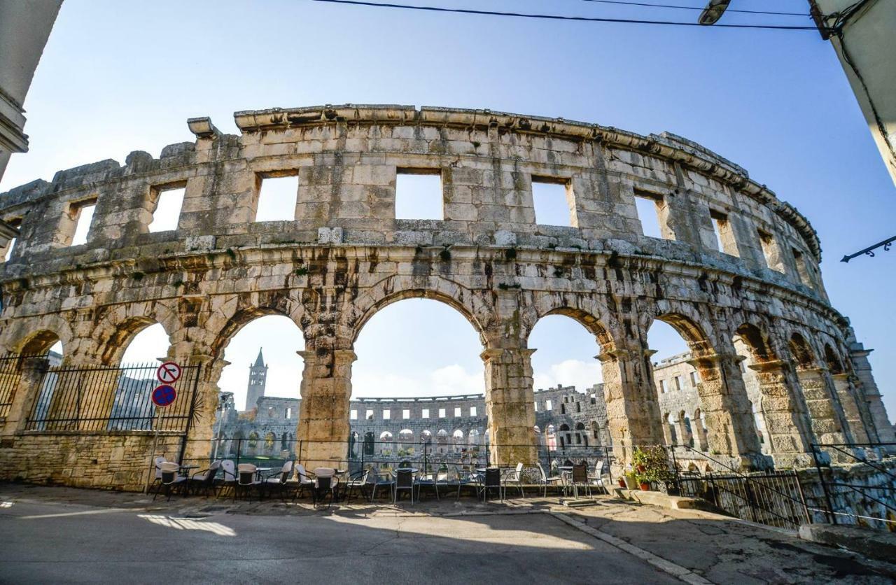 Colosseum Garden Studio Apartments Пула Экстерьер фото