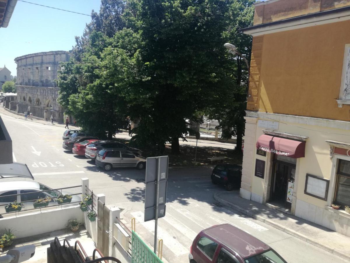 Colosseum Garden Studio Apartments Пула Экстерьер фото